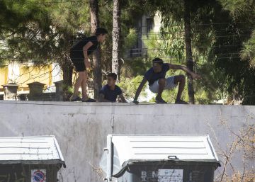El Gobierno negociará con las comunidades el reparto de menores inmigrantes