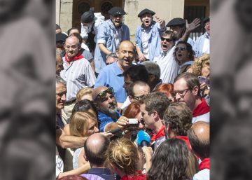Casado advierte entre abucheos en Vitoria de que no admitirá ni homenajes ni acercamiento de etarras