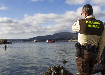Guerra al ‘bañista furtivo’ en 35 playas gallegas donde se cría marisco