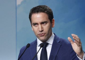 El secretario general del PP, sobre Casado: “Que le corrijan los deberes de 6º de EGB me parece un poco fuerte”
