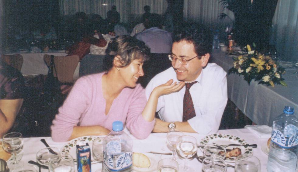 Vicente Lemos Haya, de 51 años, directivo de Pescanova, y su esposa, Rosa Gil Blanco, de 53, en una fotografía familiar.