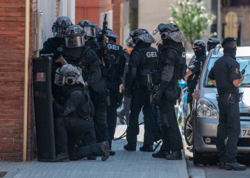 Interior mantiene la alerta terrorista en el nivel 4 tras el ataque de Barcelona