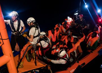 La política migratoria del Gobierno, de la solidaridad a las expulsiones masivas