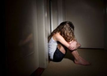 Condenado a 29 años un hombre que violó a las hijas de siete y nueve de su novia