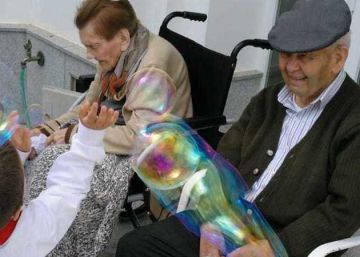 La campaña de una mujer en Change.org logra que sus bisabuelos de 94 años puedan vivir en el mismo asilo