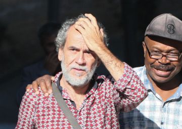 Willy Toledo surt en llibertat després de prestar declaració davant el jutge