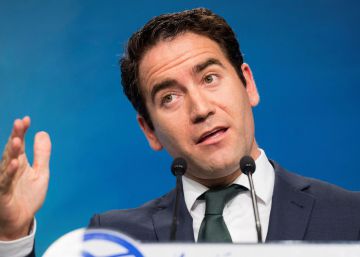 El PP presiona a la extrema derecha: “La única esperanza de que Susana Díaz siga al frente de la Junta es Vox”