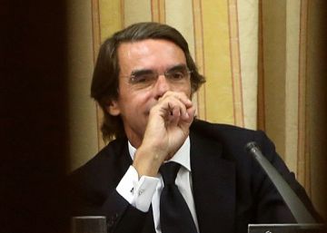 Aznar niega que el PP sea corrupto y se enfrenta con todos en el Congreso