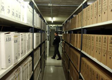 Defensa abre al público 500 cajas de documentos secretos del franquismo