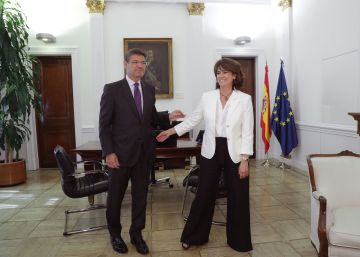 Delgado deberá imponer una medalla aprobada por el PP al jefe de Villarejo