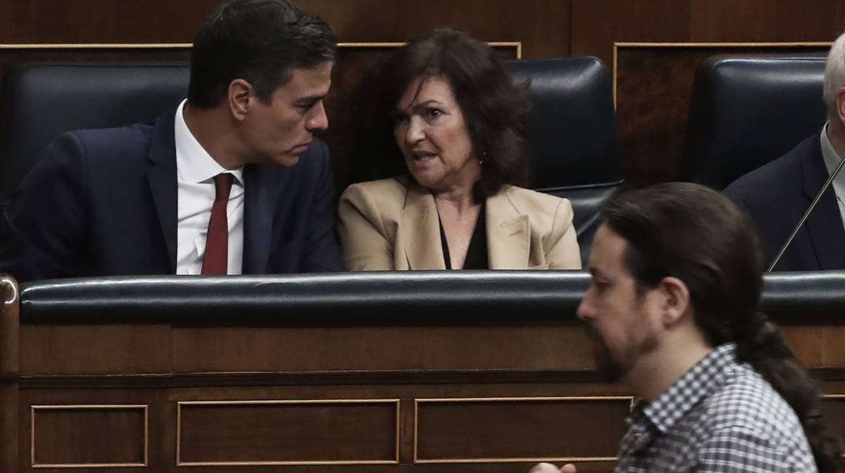 El pacto del Gobierno y Podemos incluye subir el salario mínimo a 900 euros en 2019
