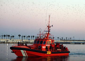 Tres muertos y 18 desaparecidos al naufragar una patera frente a Almería