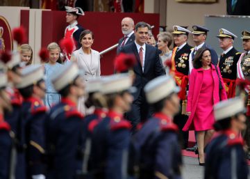 Robles descalifica a los que abuchearon al presidente en el desfile