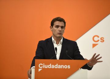Rivera se compromete a que Ciudadanos no investirá de nuevo a Susana Díaz