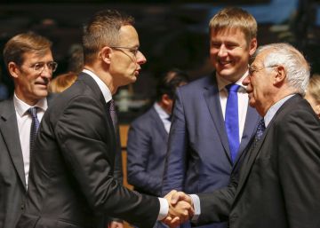 Borrell choca con su homólogo húngaro por la migración