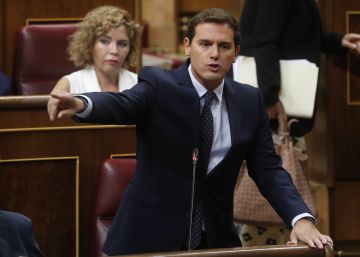 Rivera y Casado atacan a Sánchez por presentar Presupuestos “falsos” a la UE
