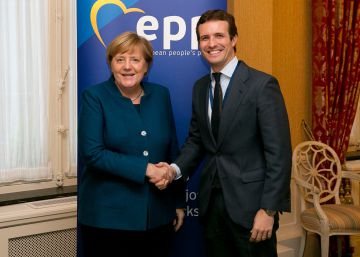 Casado acusa a Sánchez en Bruselas de presentar unas cuentas para “financiar su campaña electoral de dos años”