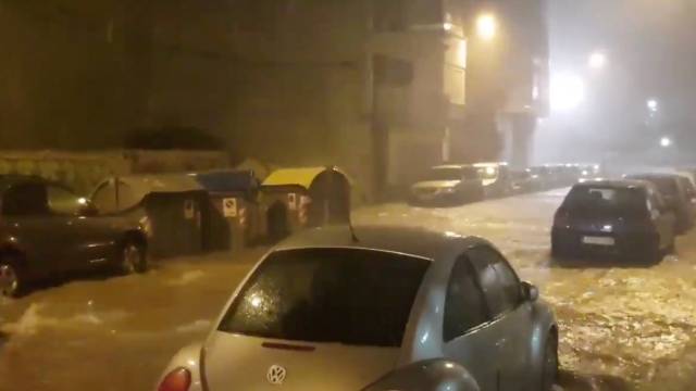 Una calle de Benicarló (Castellón), esta noche.