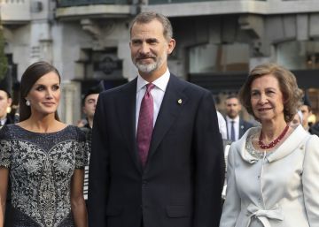 El Rey defiende la Constitución como “una lección de convivencia que dignifica la vida política”