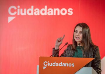 Arrimadas se estrena como ‘candidata’ contra Susana Díaz: “Andalucía no es su cortijo privado”