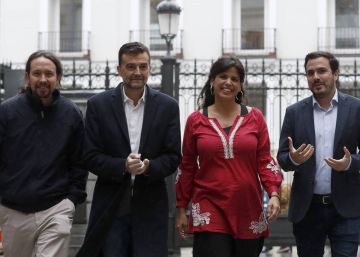 Podemos e IU escenifican su alianza andaluza en Madrid