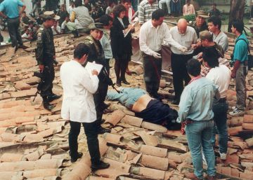 La teja en la que Pablo Escobar apoyó la cabeza mientras agonizaba