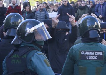 Tensió i insults en l’acte de Ciutadans a Altsasu en suport a la Guàrdia Civil