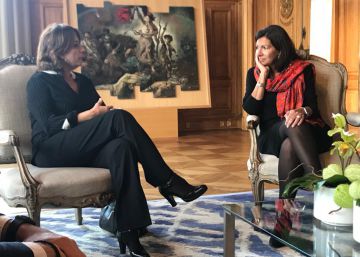 La alcaldesa de París recibe del Gobierno el consejo de guerra de su abuelo