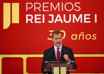 El Rey pide preservar y enaltecer los valores constitucionales “en tiempos de incertidumbre”