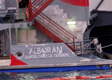 Tres tripulantes de un barco caen al agua tras chocar con un ferri en Gran Canaria