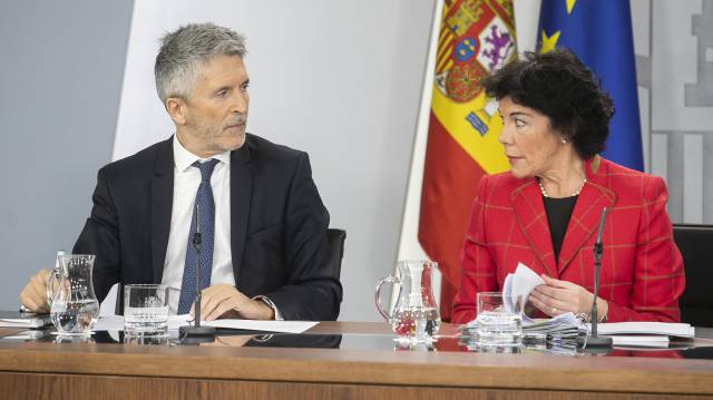 El ministro del Interior y la portavoz del Gobierno.