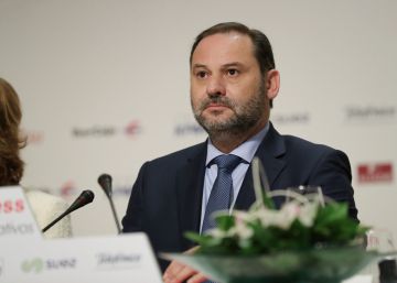 Ábalos no descarta unificar al maig les eleccions generals amb les municipals, les autonòmiques i les europees