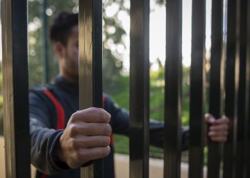 Ceuta y Melilla, la falsa libertad para los gais de África