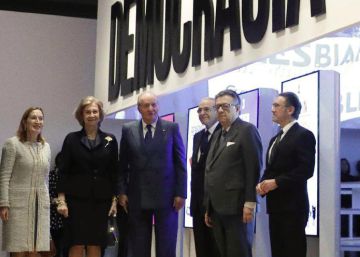 Juan Carlos I abre una muestra sobre los hitos y desafíos democráticos