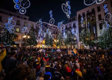 Las concentraciones contra la entrada de Vox en el Parlamento andaluz se extienden a toda Andalucía