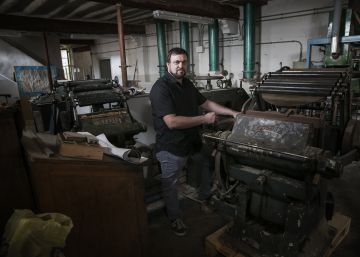 Desahuciado, mileurista y coleccionista de fábricas
