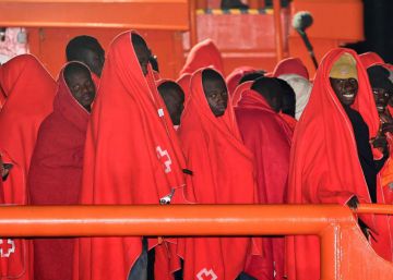 Al menos 535 migrantes llegan a las costas andaluzas este fin de semana