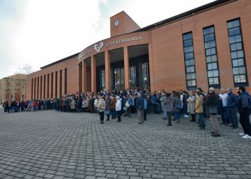 Tres detenidos por la paliza en Vitoria a un estudiante al grito de “español de mierda”