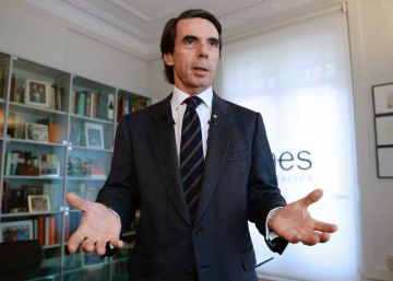 Aznar acusa a Sánchez de “apostar por la consolidación de Maduro”