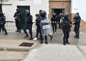 Testaferros, premio de la lotería y casas: la red de blanqueo del narco que se fugó del hospital de La Línea Testaferros, premio de la lotería y casas: la red de blanqueo del narco que se fugó del hospital de La Línea