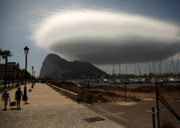 El Peñón de Gibraltar, visto desde el lado español de la verja, en una imagen de archivo