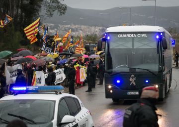 La Guardia Civil suspende al agente que grabó el traslado de los presos del ‘procés’