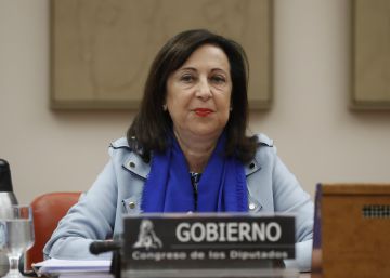 Robles avisa de que la “intolerancia” de Italia amenaza la misión de la UE en el Mediterráneo