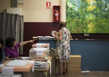 PSOE y Podemos presentan una ley para suprimir el voto rogado