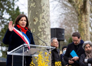 La alcaldesa de París: “¿Cómo se puede ser progresista y pactar con los que reivindican a Franco?