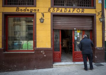 Adiós a la taberna granadina que sirvió el primer vino en 1910