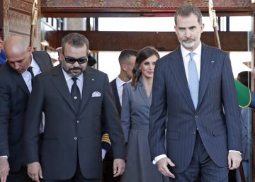 Felipe VI pide a Mohamed VI ir “más allá” en el control de la emigración