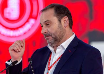 Un policía nacional insulta al ministro Ábalos en un bar de copas de Mérida