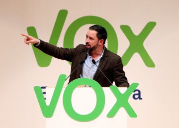Militantes de Vox se rebelan contra la reforma de los estatutos impulsada por Abascal