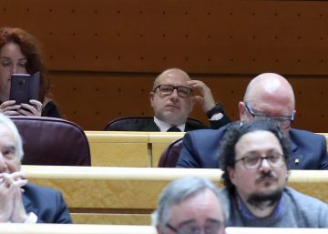 El senador de Vox se estrena vetando una declaración contra la homofobia en el deporte